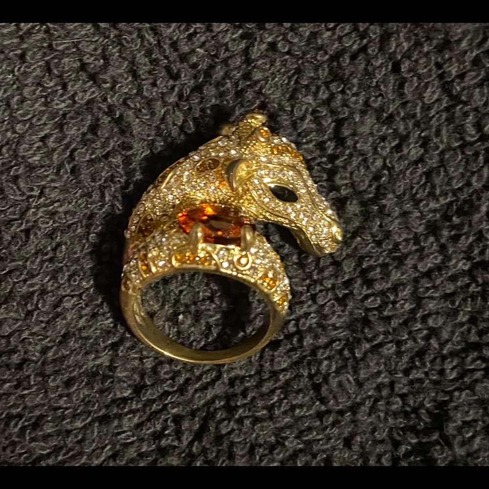 Giraffe ring